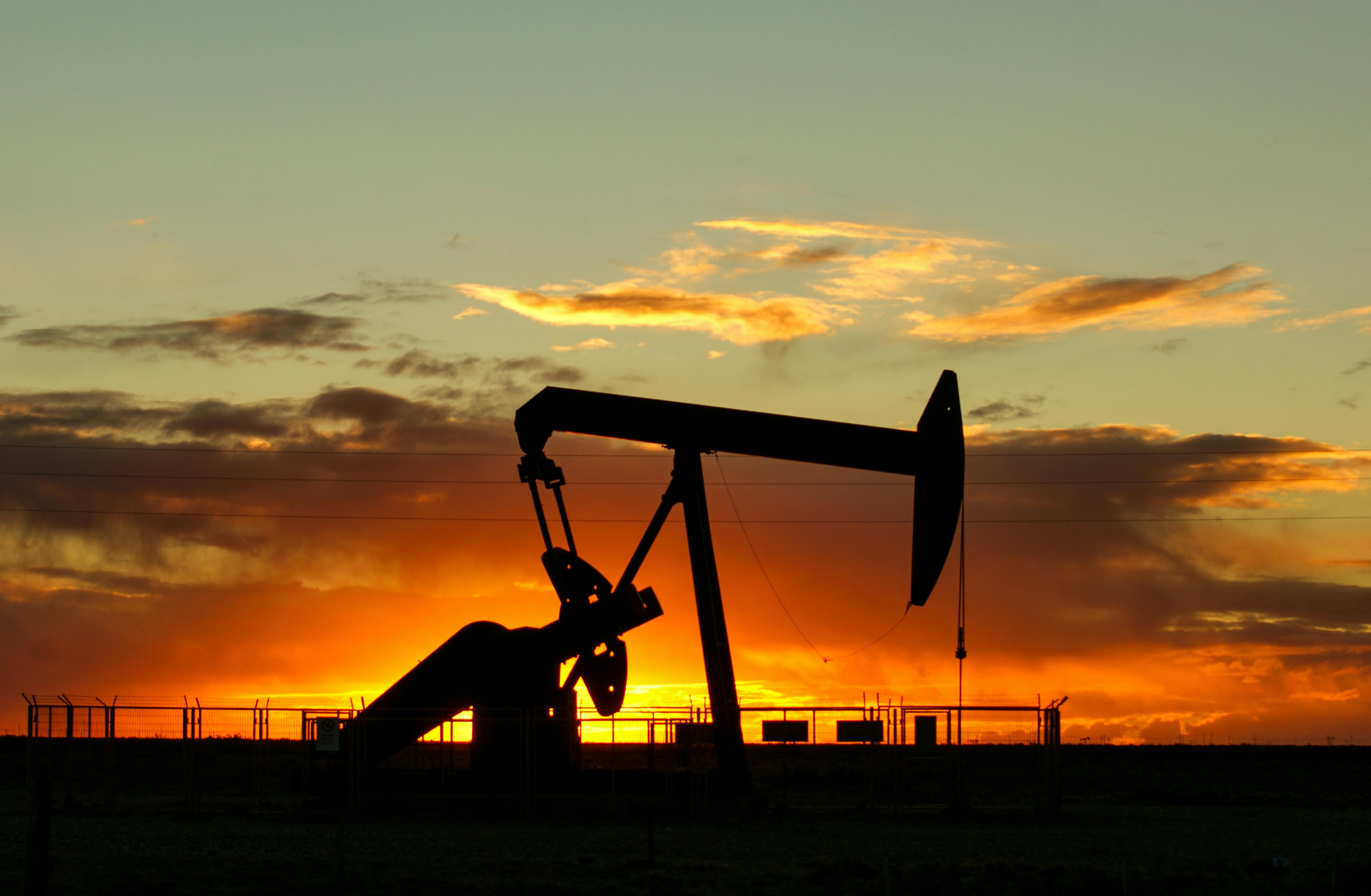 Imagen ilustrativa extraccion petroleo
